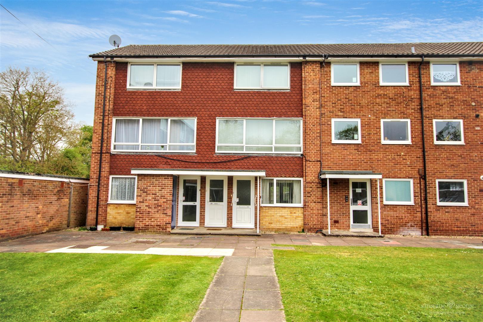 2 bed property in Liebenrood Road, Reading